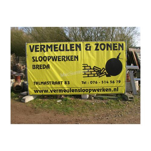 Spandoek op bouwhek