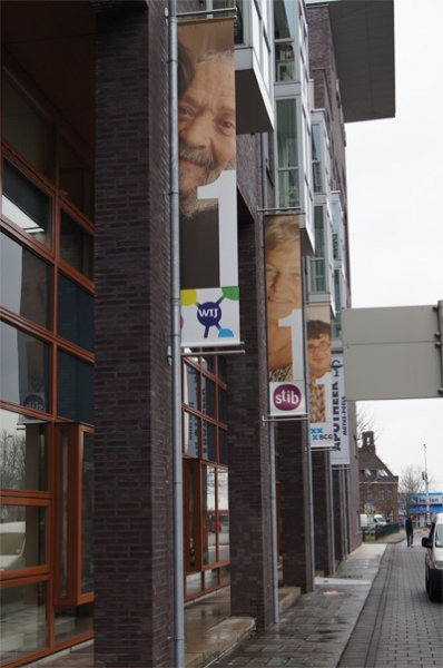 Gevel banieren Wij