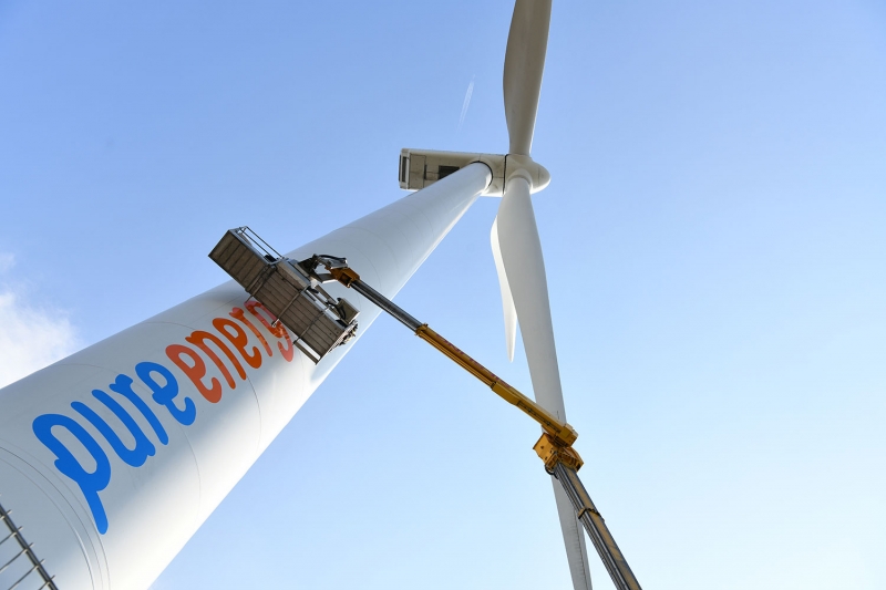 Windmolen belettering Pure Energie